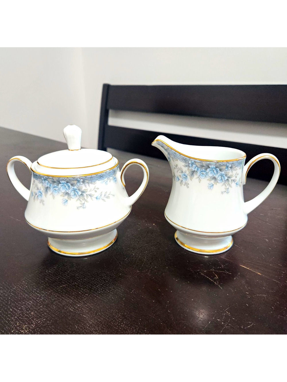 Noritake Avalon 3390 Fine China Floral Creamer & Lidded Sugar Bowl Set